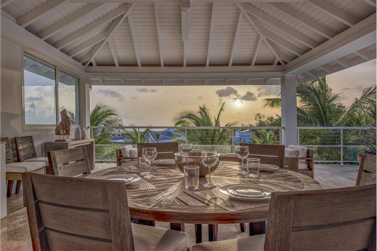 28-Bamboo-SunsetDining_Location villa Terres Basses Saint Martin